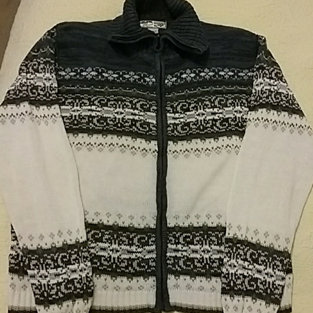 HEIRLOOM COLLECTABLES sweater